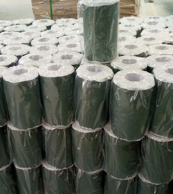China Schwarzes Aluminiumfolie-Band für die Verpackung des Isolierung bedeckten Stahls und der Behälter fournisseur