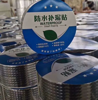 China Selbstklebendes blinkendes Band, das von einer Aluminiumfolie und von einem Bitumen-Kautschukkleber enthält fournisseur